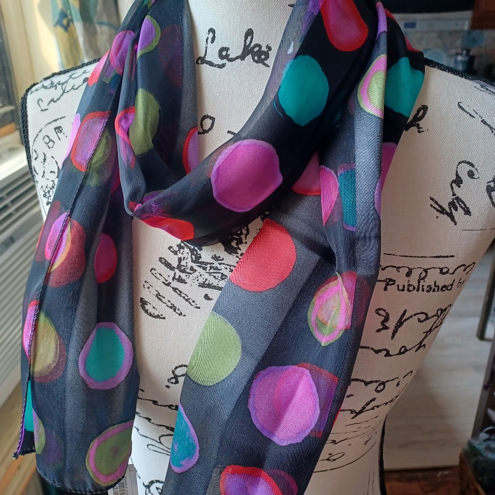 Accessorize Me scarf NWT